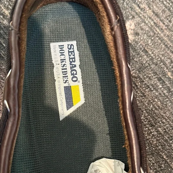 Sebago Brown Leather Boat Shoes with Classic Design - Picture 3 of 5